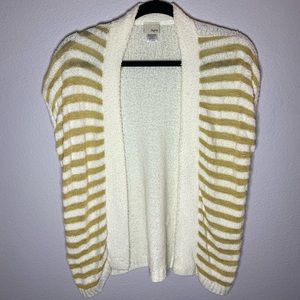 Buckle brand DayTrip open blouse. Ivory and gold. Size XL